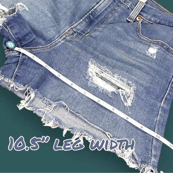 EUC LEVIS Distressed High Rise Cutoff Shorts in Medium-Light Blue. 27🩳 - Picture 8 of 12